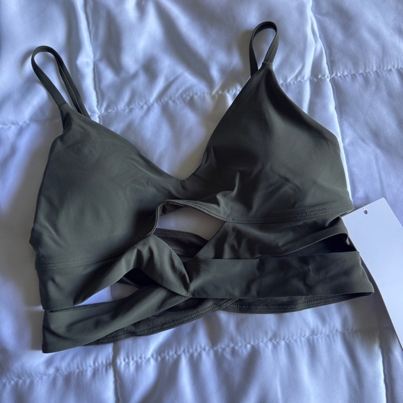 🆕💚 Lululemon Still Now Bra - Army Green - Picture 5 of 9